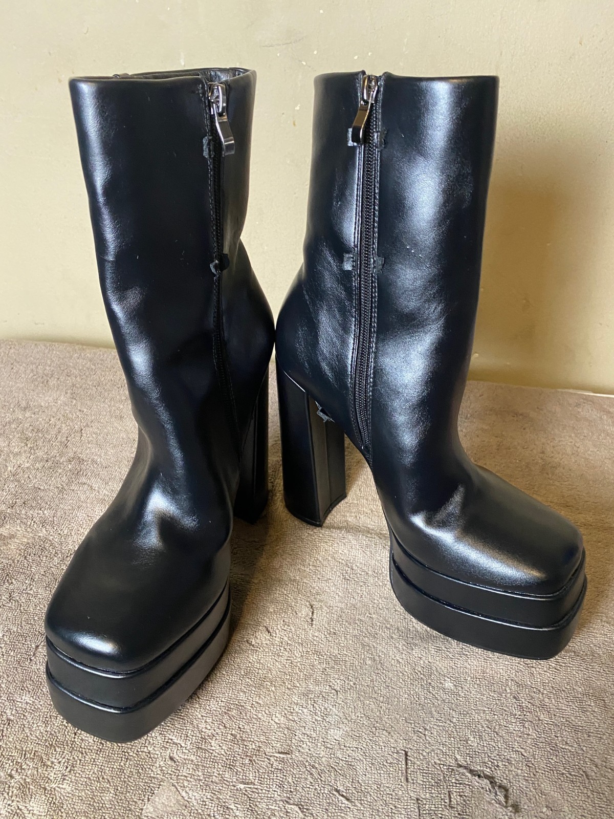 KILLSTAR Gloomed and Doomed boots Woman’s SZ 8 (No chains)