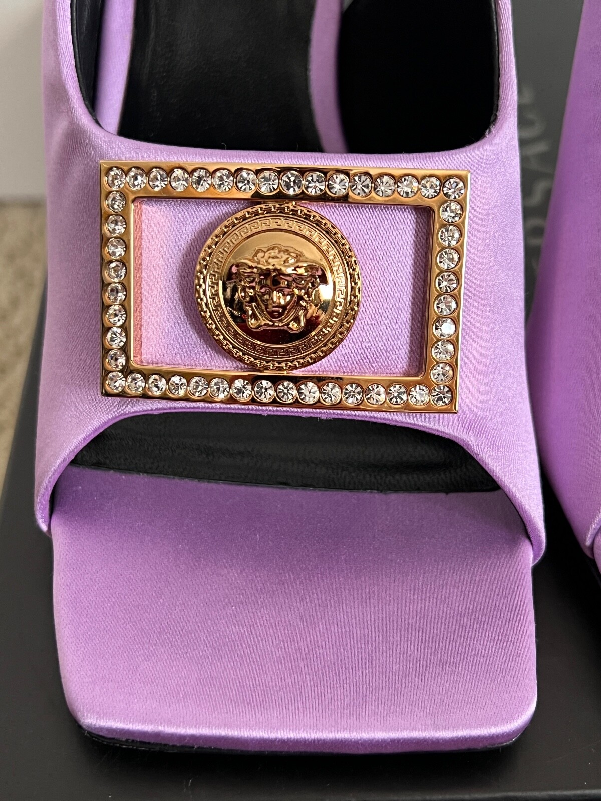 NIB Versace Tribute Medusa Logo Crystal Satin Open Toe Slingback Pumps 37.5 7.5