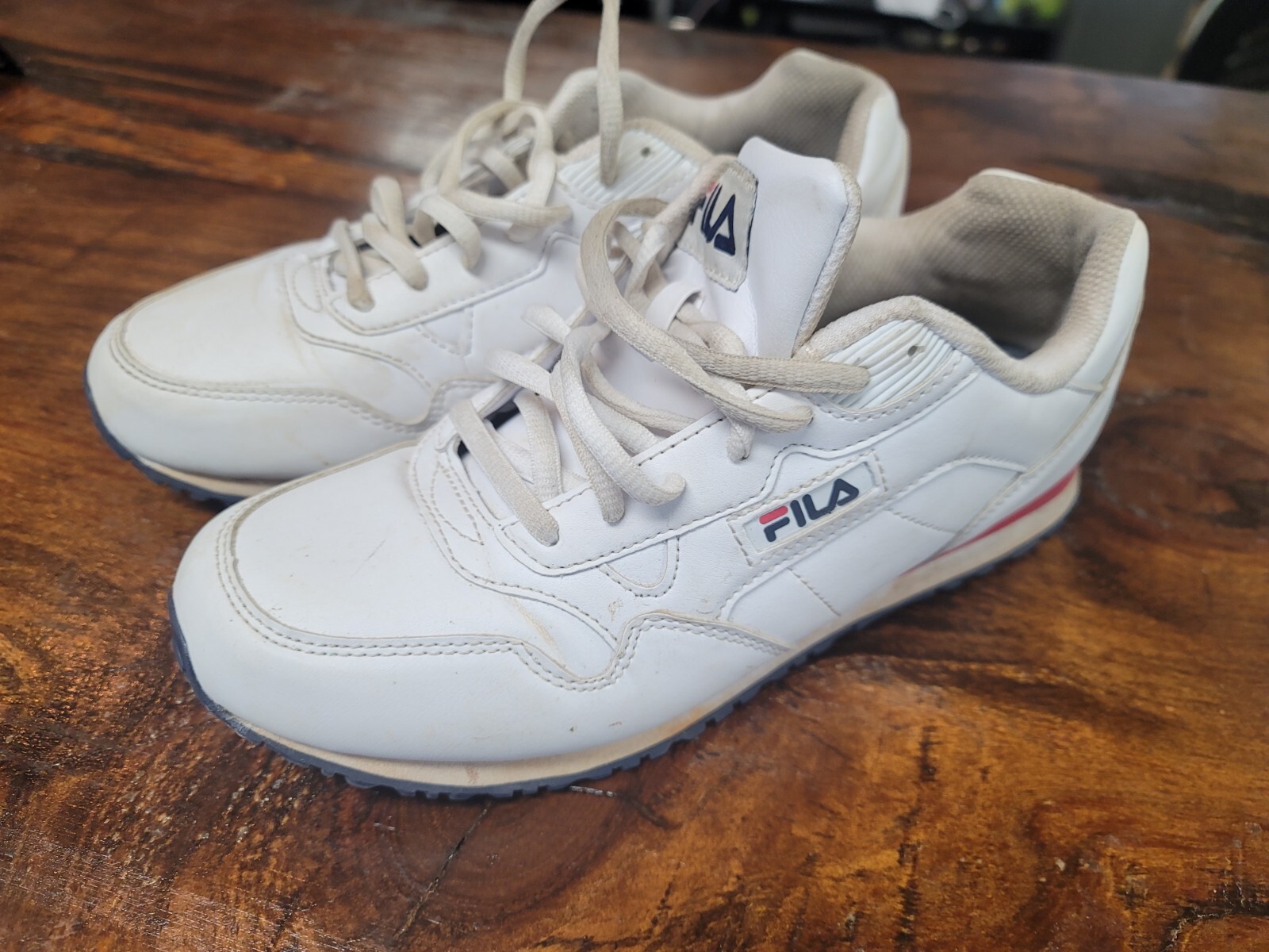 Fila Womens Disruptor 2 White Casual Shoes Sneakers 5FM00002-125 Sz W 8.5 Used