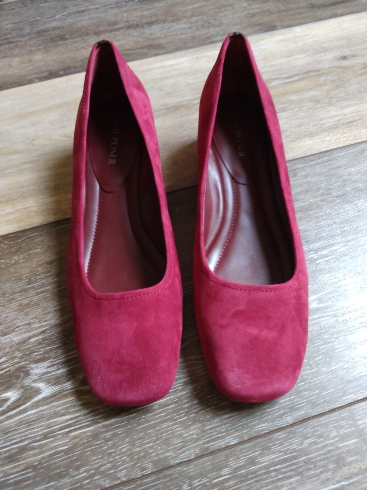 Donald Pliner Dreww Pump 10M Bordeaux Suede w/Croc Accent Slip on Shoes