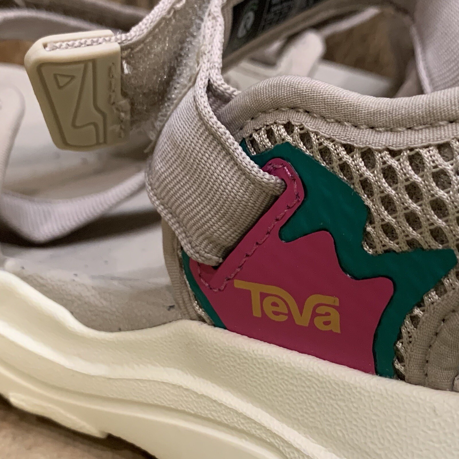 NEW TEVA ZYMIC SANDAL GREY STRAPY HIKING WATER SPORT SHOE WOMENS US 5 UK 3 EU 36