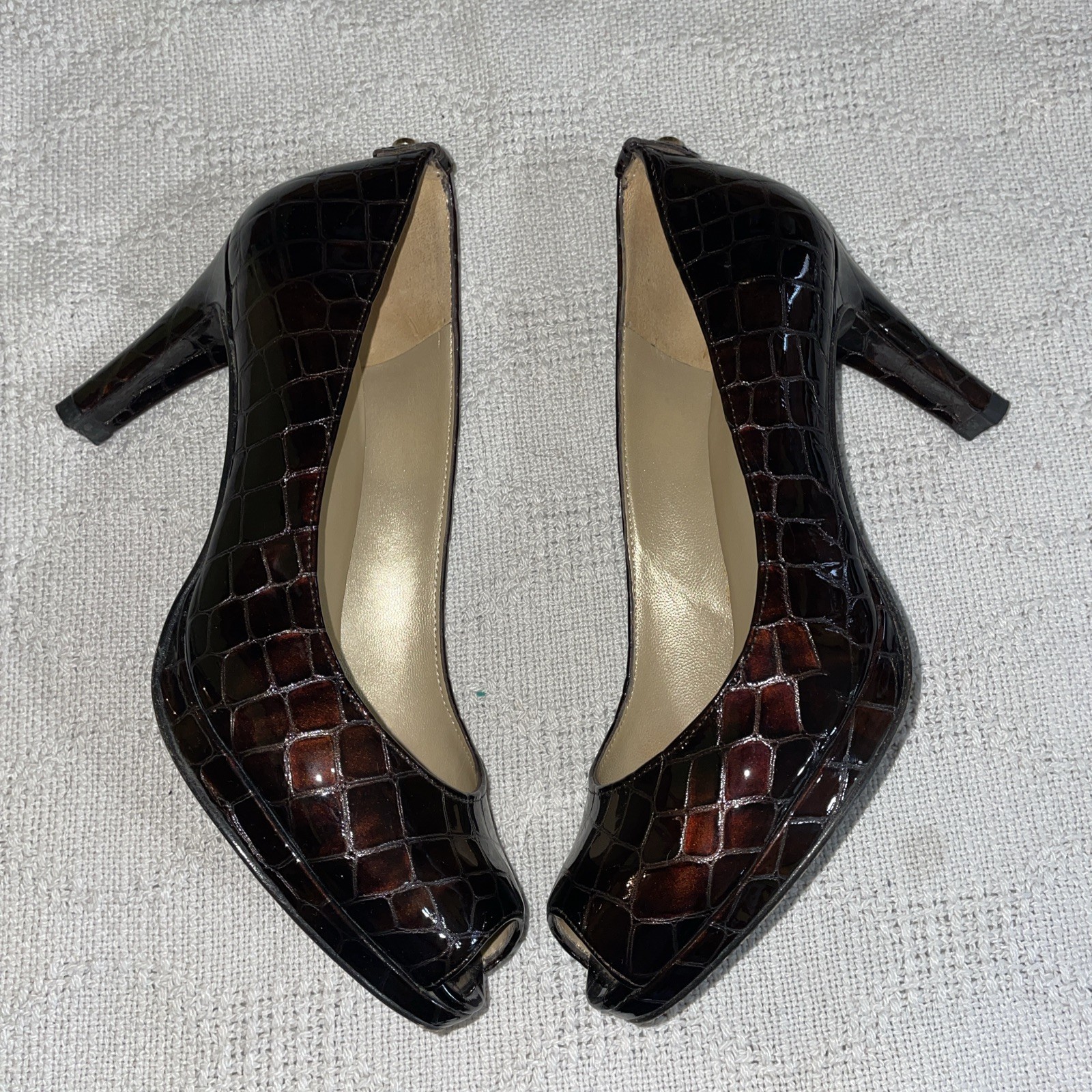 Stuart Weitzman Dress Pumps Womens Size 6.5 M Brown Faux Gator Business Formal