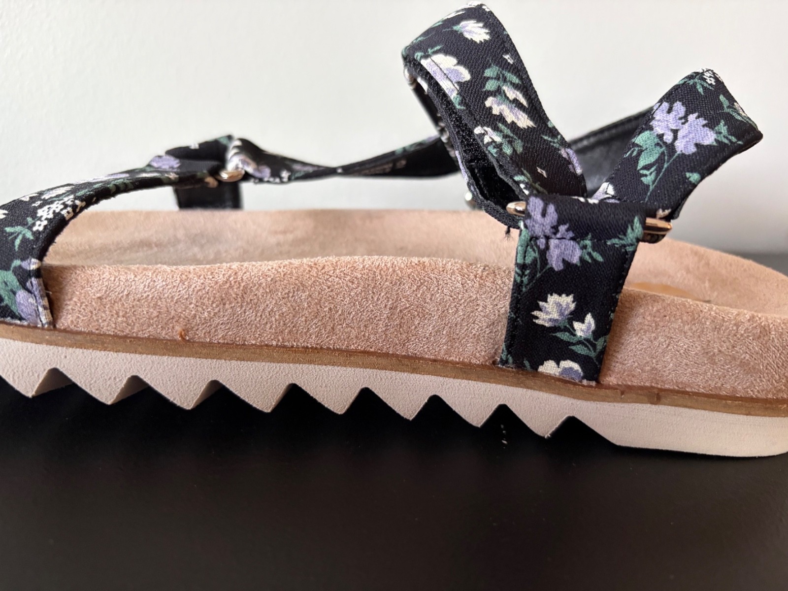 New Corkys Give It A Go Nellie Adjustable Sandals, Black Floral 9