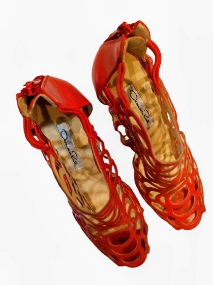 Oscar de la Renta Gladia Scalloped Red Leather Stiletto Sandals