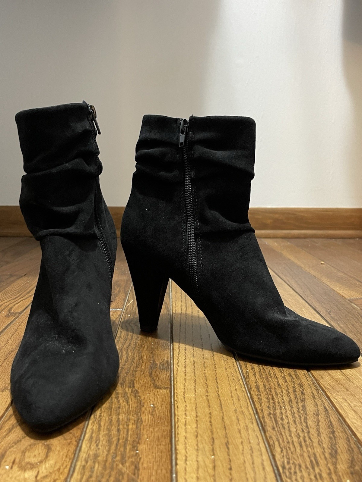 David Aaron Black Suede High Heel Shoes, Size 8 Preloved