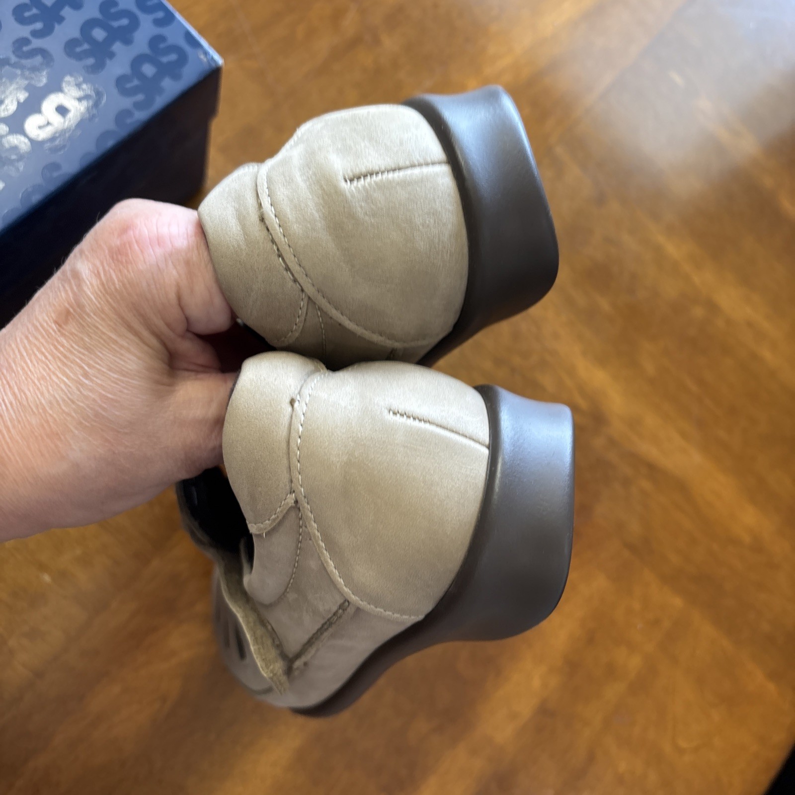 NEW SAS Roamer Sage (Beige) Leather Slip On Loafers W/ Strap & Cut-Outs 7WW