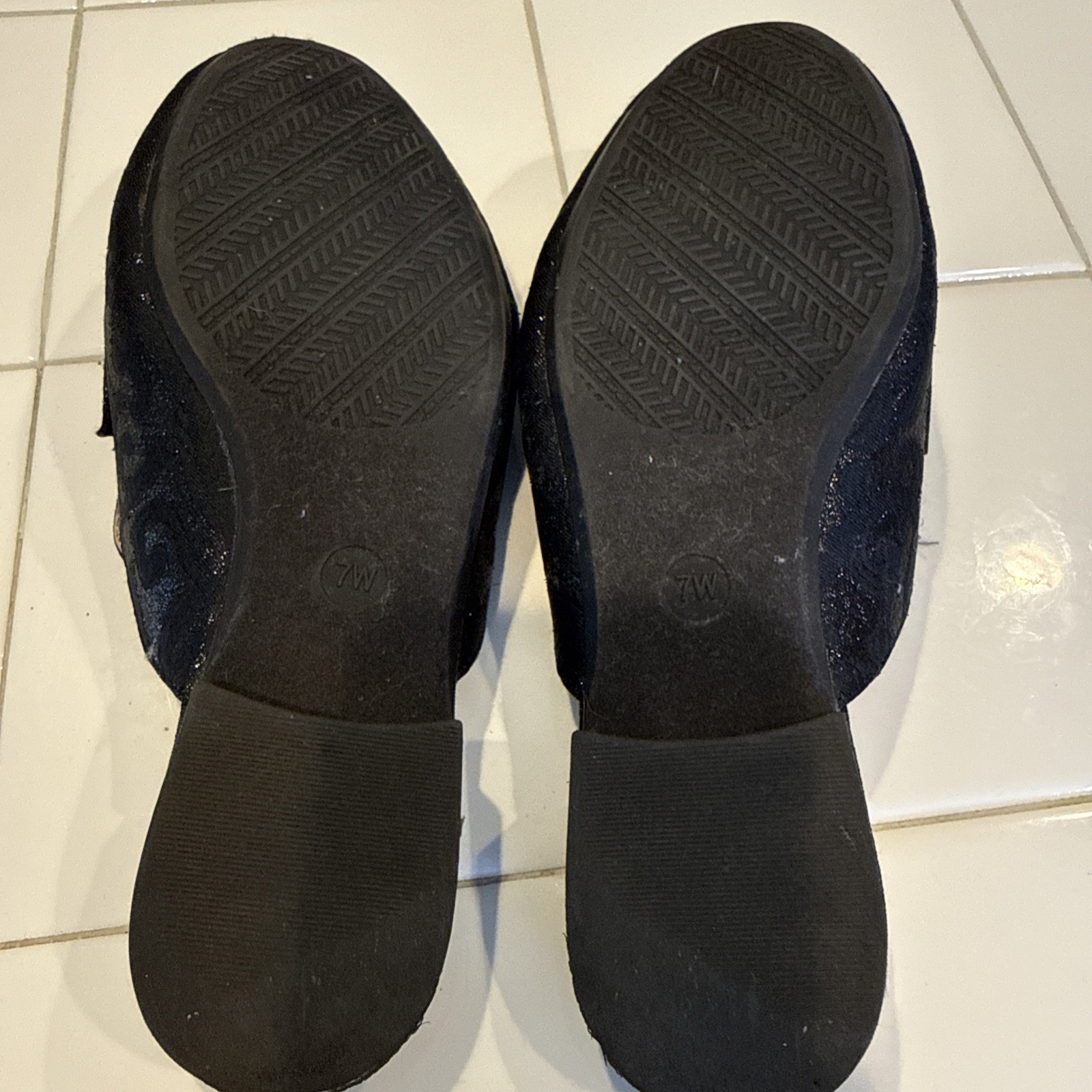 Women’s A New Day mule slides w/a shimmer solid print SZ7 W “ Remmy” Black