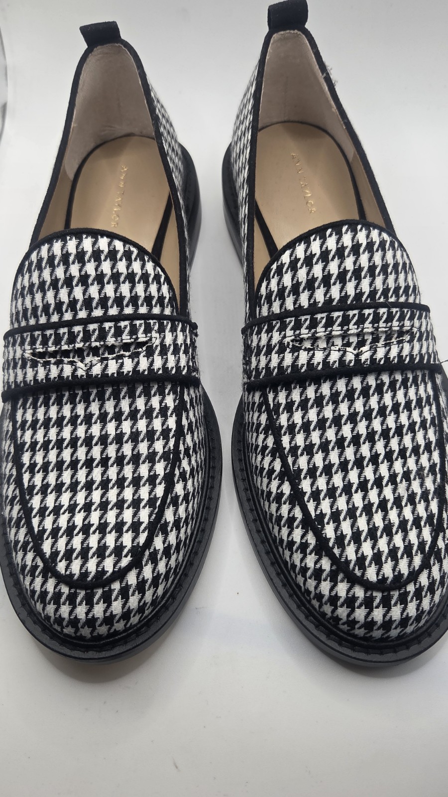 ANN TAYLOR Preppy/ Retro Loafer Flats Size 7 Black And White Slip Ons