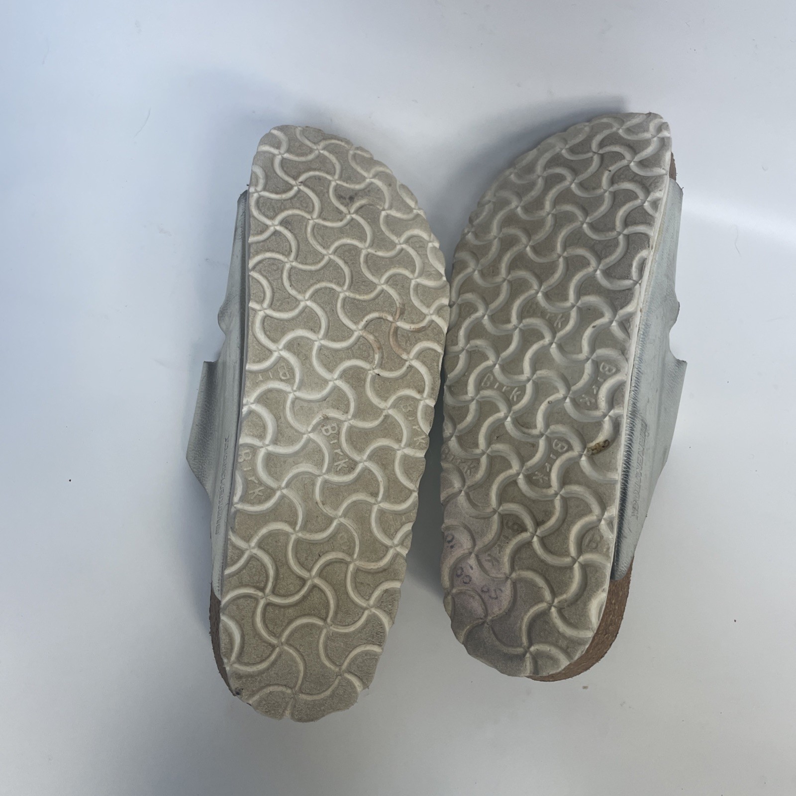 Burkenstock Arizona Metallic Silver Size 38/US 7-7.5 ($154)