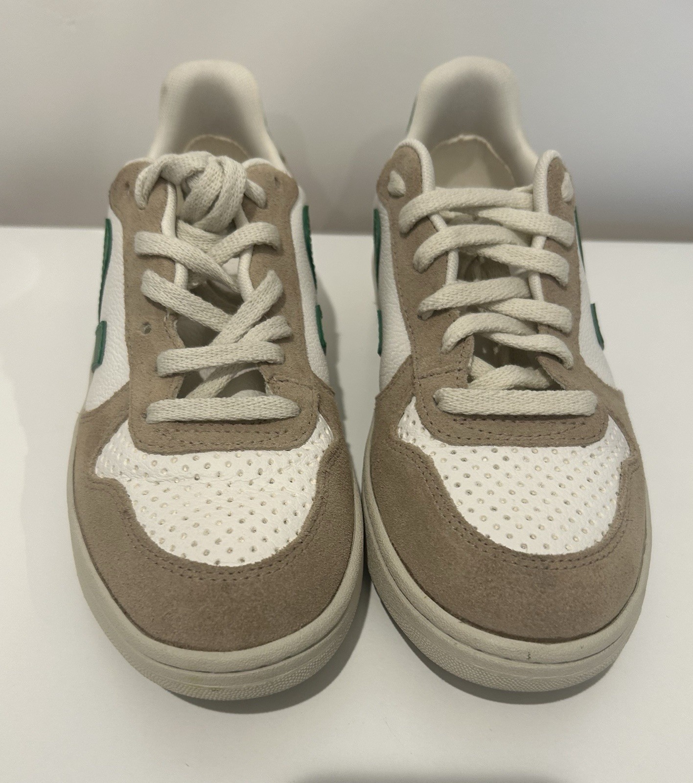 VEJA V-10 Women’s US 7 EU 38 White Beige Green Leather Suede Sneakers