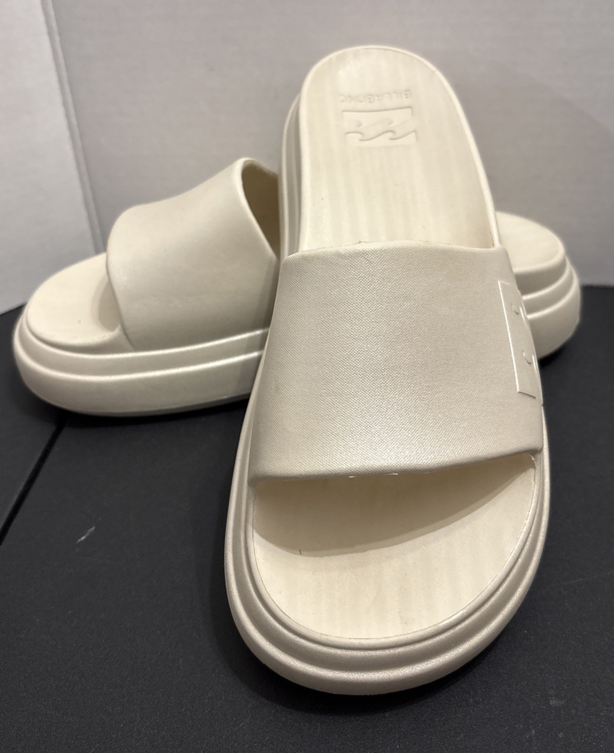 BILLABONG Platform Soft Cushion Slide Sandals Size 9 Cream Off White