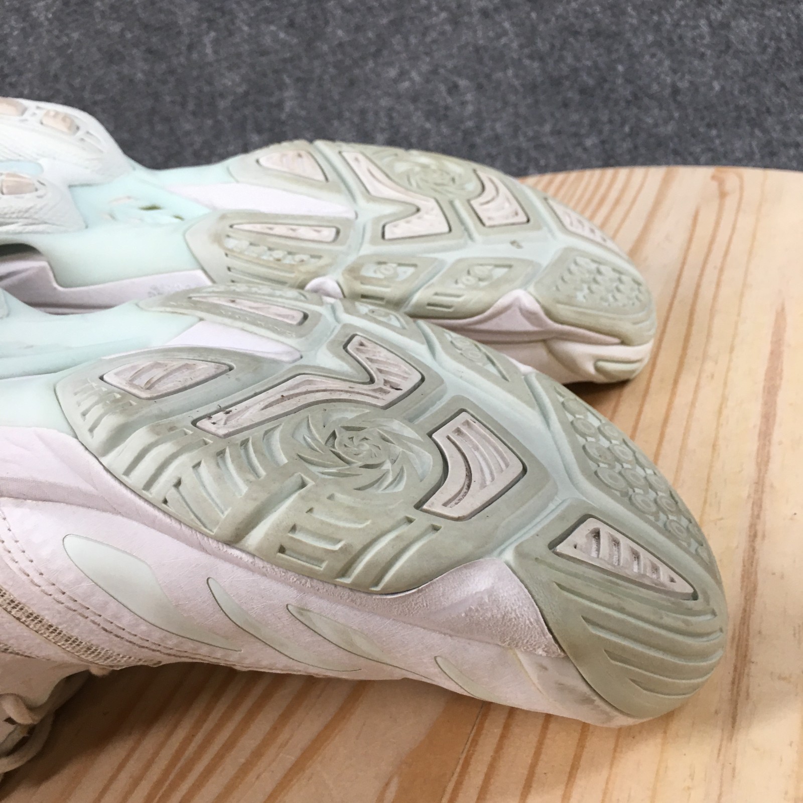 Mizuno Sneaker Womens 11 White Wave Lightning Z5 Athletic Running Laced Up