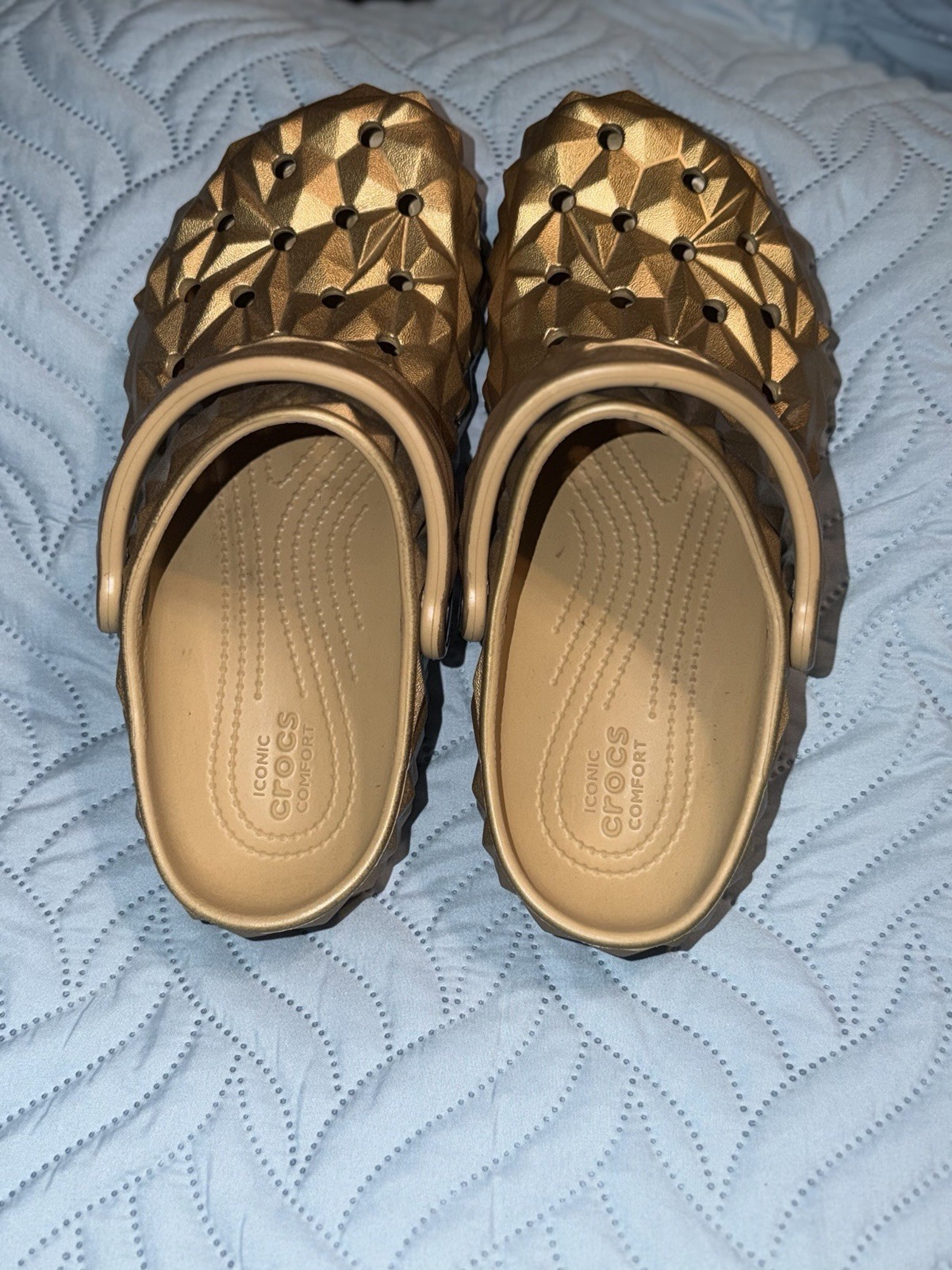 CROCS Classic Metallic Geometric Clog Gold Men 8 Women 10 RARE Slides Shoes