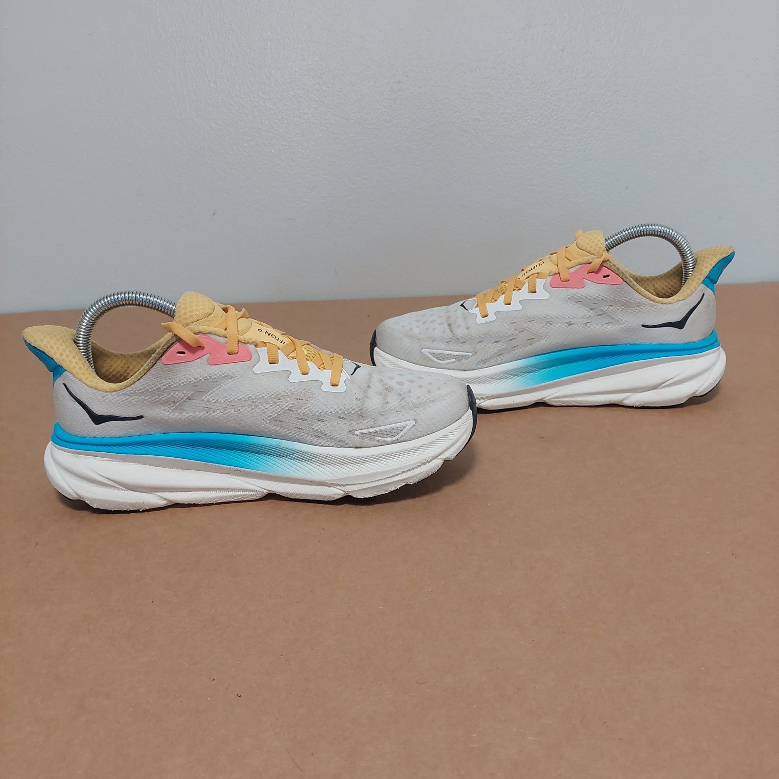 Hoka One One Clifton 9 Running Shoes White Blue Yellow Women’s SIZE 8 B