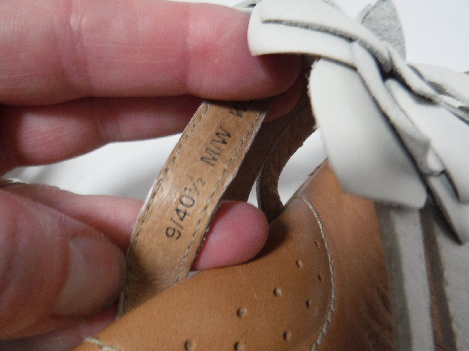 PF3 BORN MIKO Flutter W22259 Ivory Flower Cork Platform Chunky Thong Sandal 9