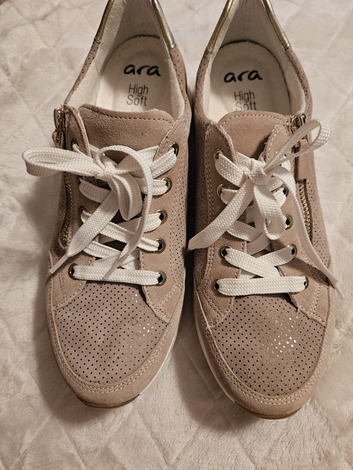 ARA SNEAKERS OLEANA BEIGE. LEATHER. SZ. 9-9.5 US. Women’s. SZ. 7 EU. Excellent