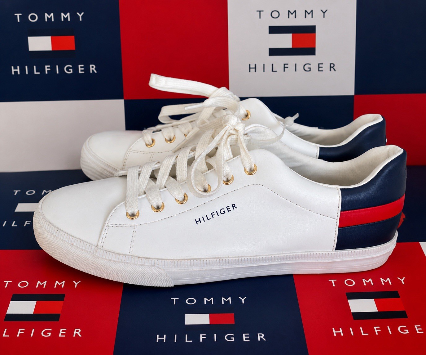 Tommy Hilfiger Women’s White Low Top Sneakers – Classic Lace Up Casual , Size 9