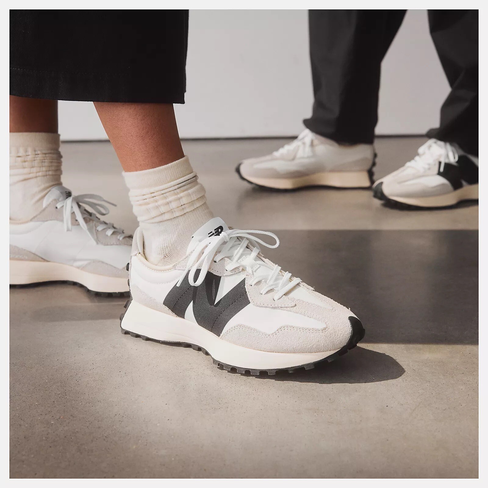 New Balance 327 White/Black/Green/Brown Sneakers Women’s Size 6W-10W