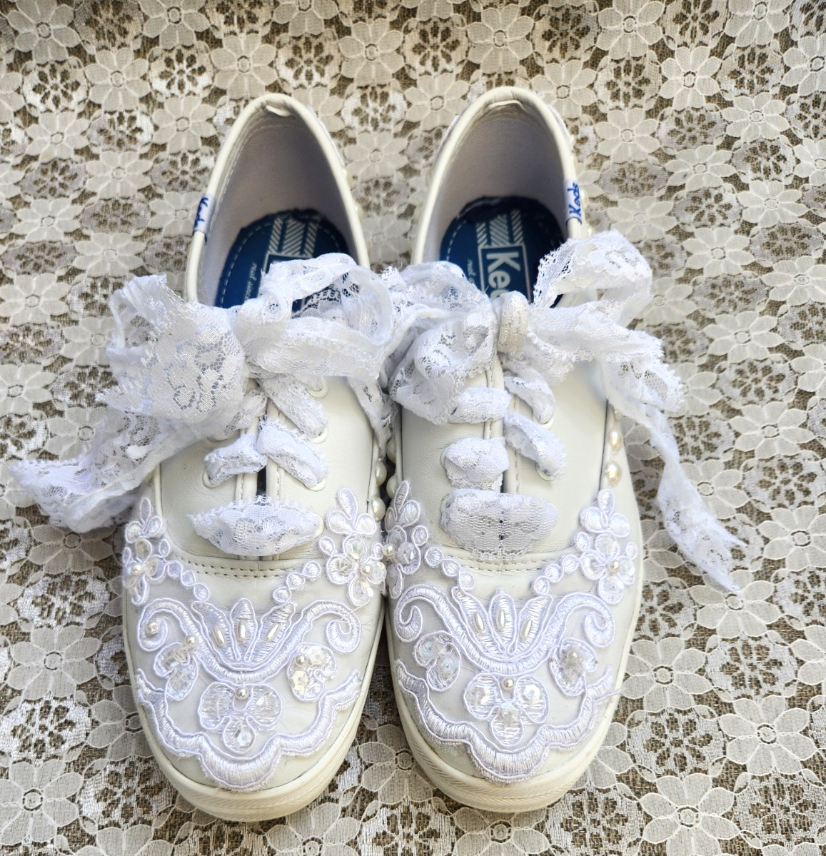 KEDS WHITE LEATHER WEDDING SNEAKERS Designed with Pearls Lace Sequins Women’s 7
