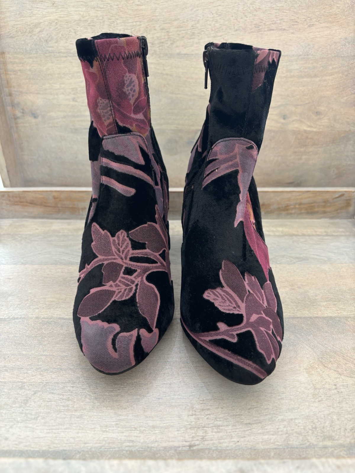 Steve Madden Women’s Velvet Burnout Floral Chunky Heel Boots Sz 7