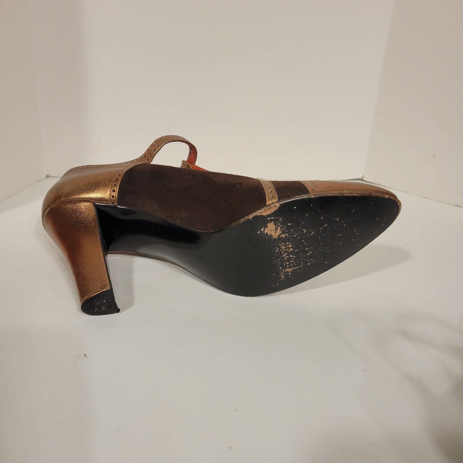 Vtg Yves Saint Laurent Glam Paris T-Strap Two-Tone Heels Sz 7.5 AA