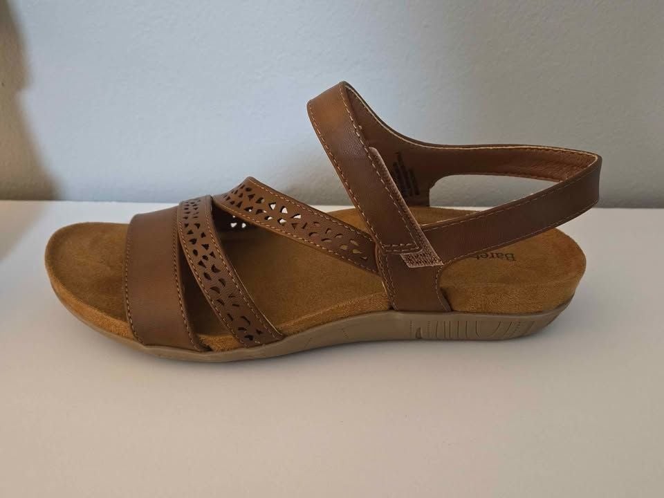 NEW!!! Women’s Baretraps Jinna SandalsSize 6.5