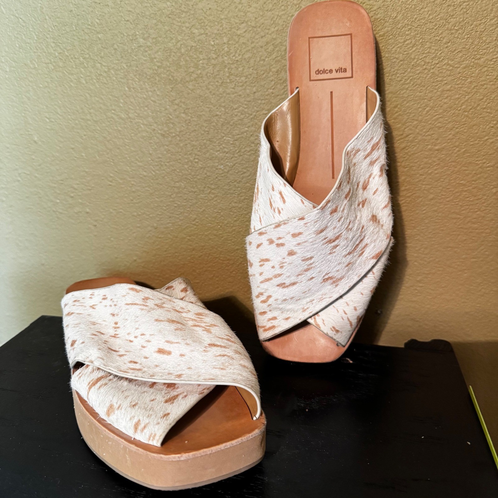 Dolce Vita Women Spotted Calf Hair Crisscross Platform Slide Sandals Size 8.5