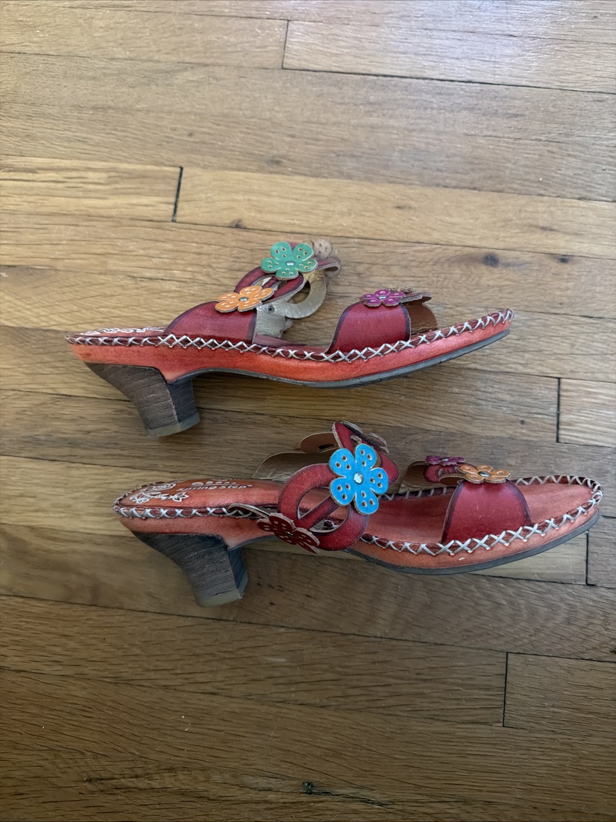 Spring Step Women’s Ambrosia Leather Kitten Heel Sandals Floral Applique US 6.5