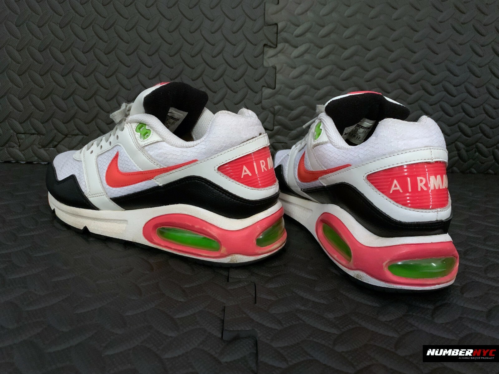 Nike Air Max Navigate Women Size 8 Pink Salmon White Black Neon Green 454249-102