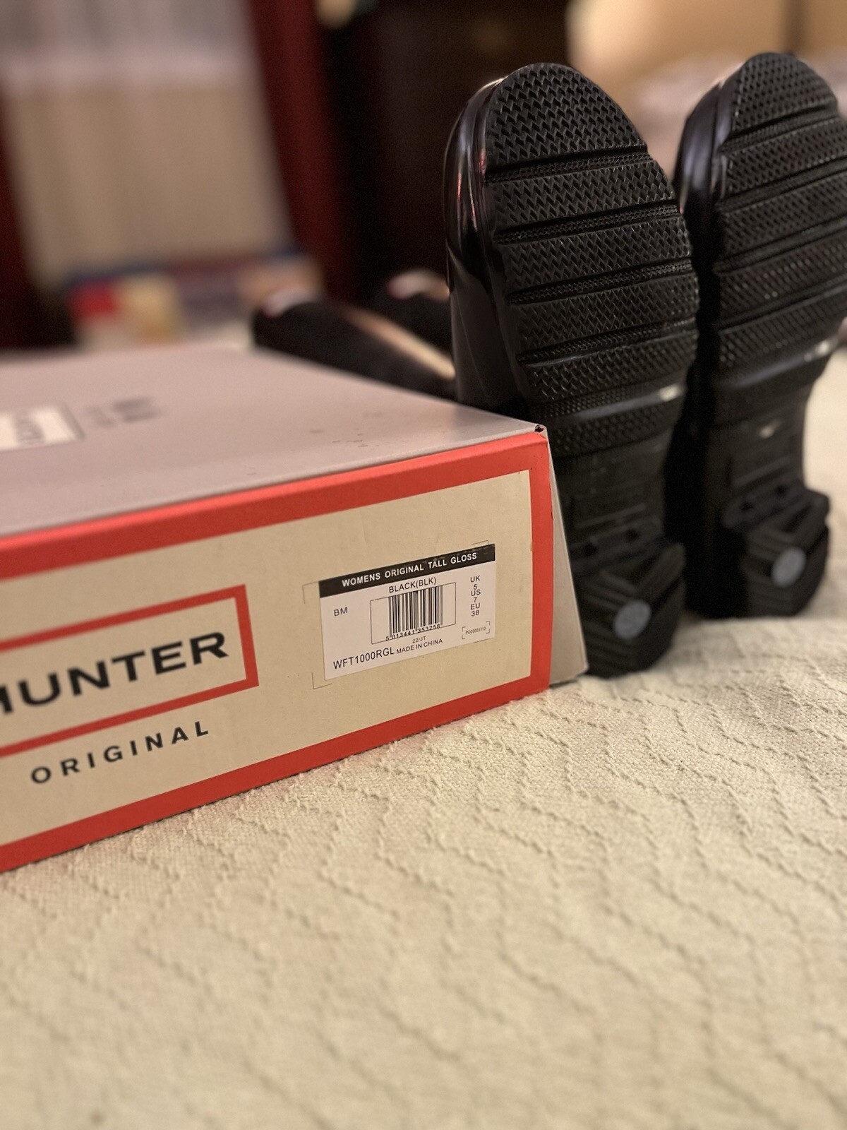 Hunter Original Tall Gloss Women’s Rain Boots – Black, 7 US