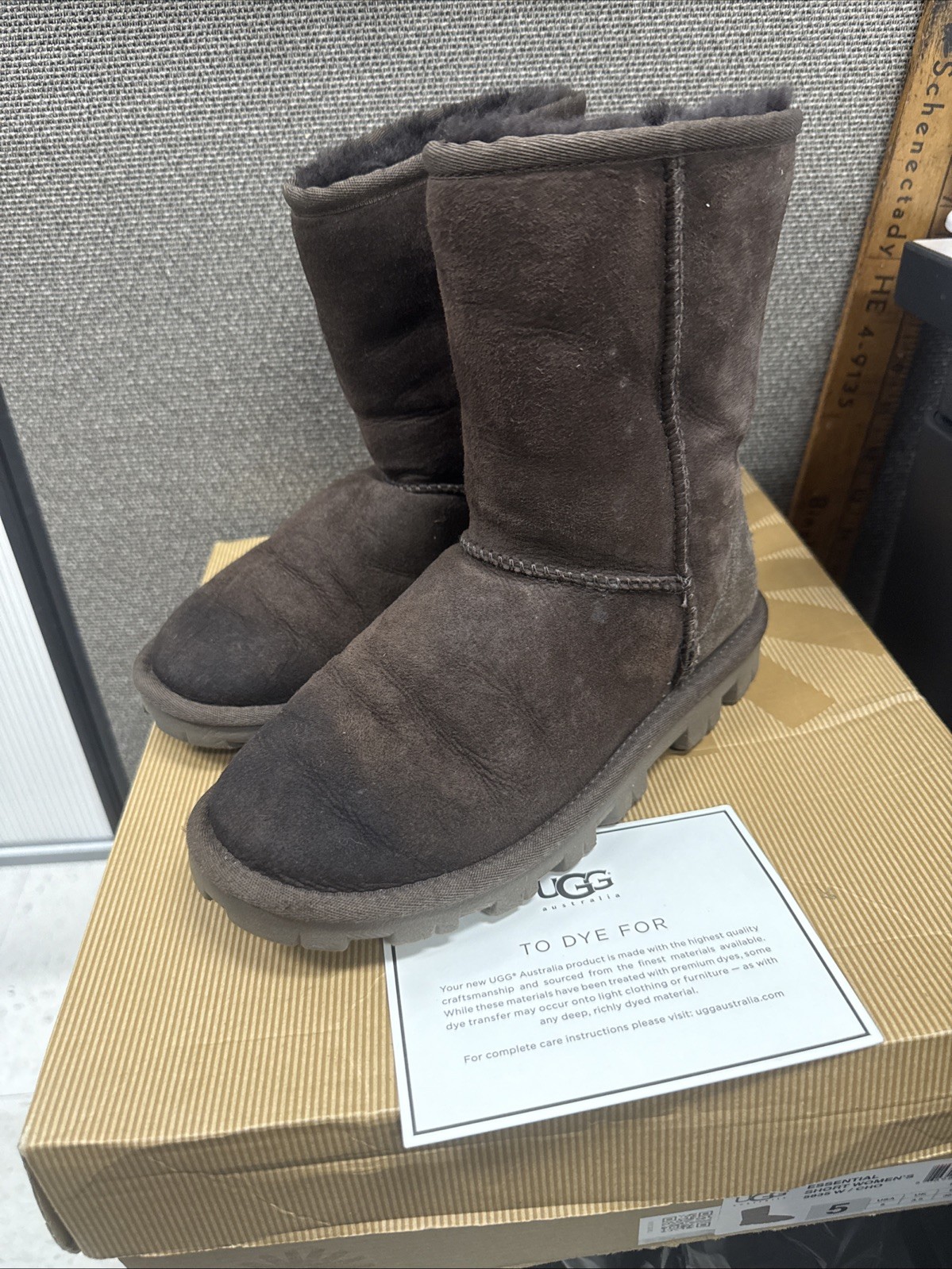 UGG essential short woman’s 5835 dark brown size 5