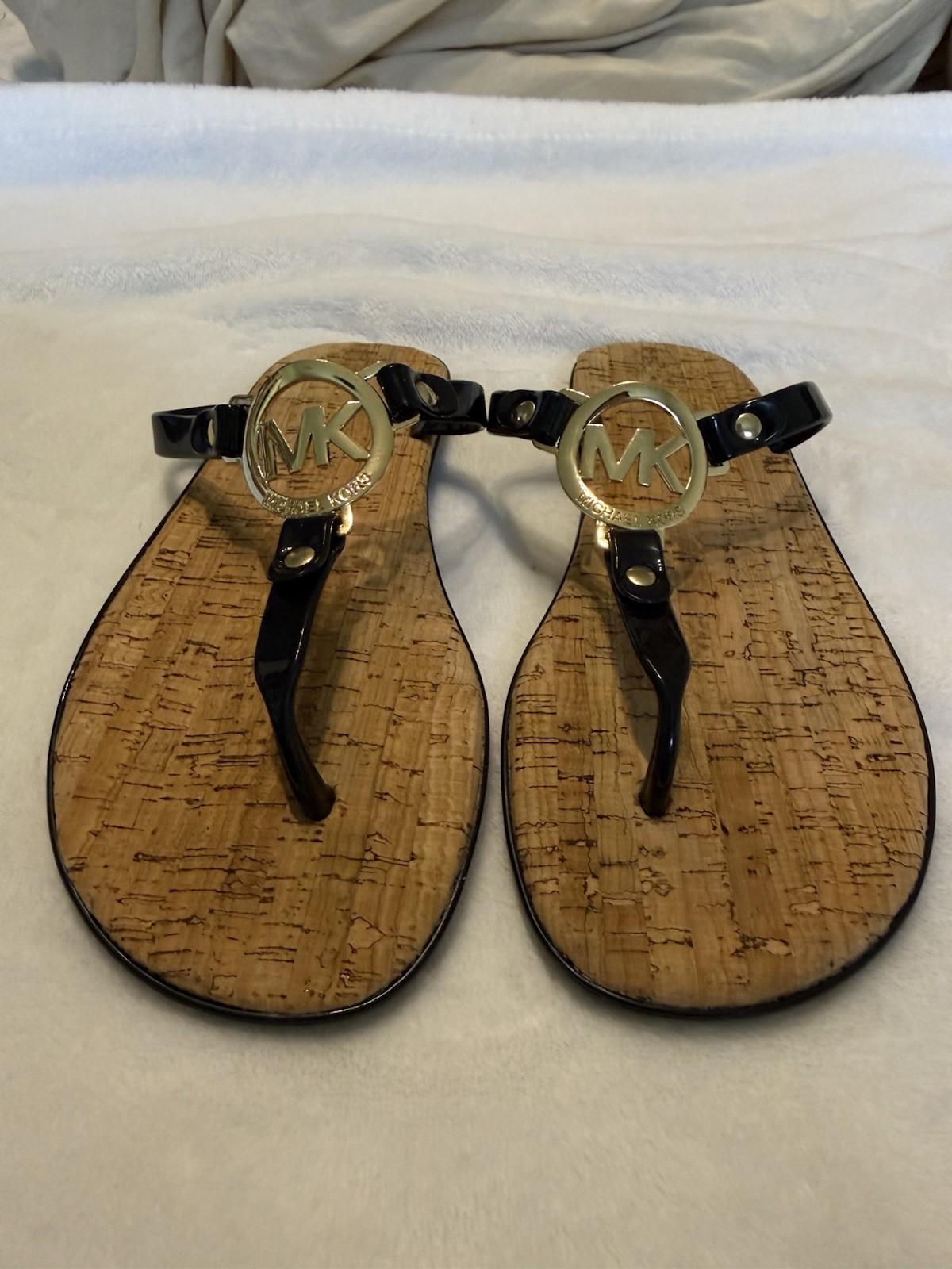 Michael Kors MK Plate Thong Sandal Black/Gold 6 M