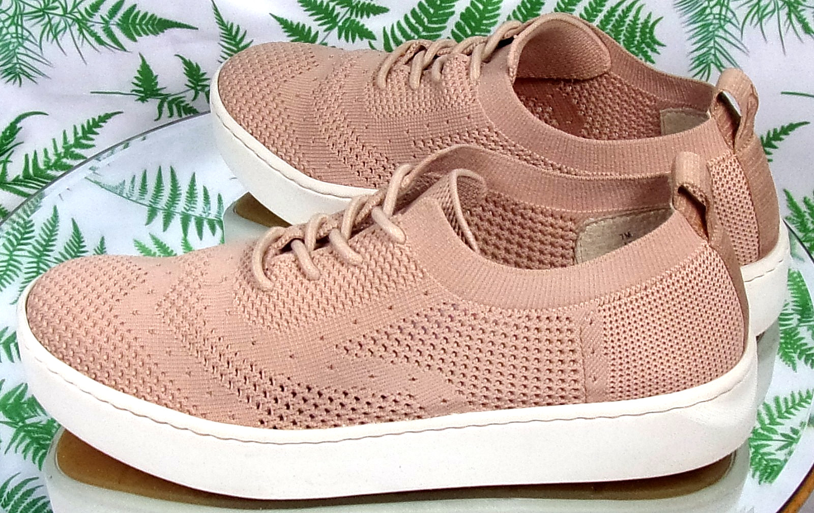 BORN SUNBURST PINK BLUSH FABRIC SNEAKERS SLIP ONS COMFORT SHOES US WOMENS SZ 7 M