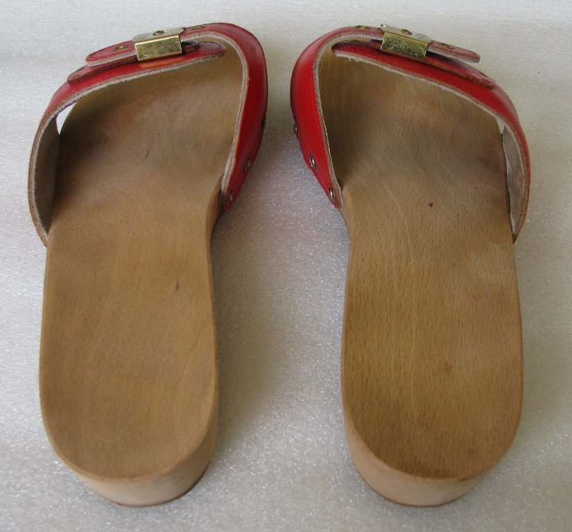 RARE VINTAGE DR SCHOLL’S WOODEN PLATFORM RED LEATHER SANDALS SIZE 6 AUSTRIA