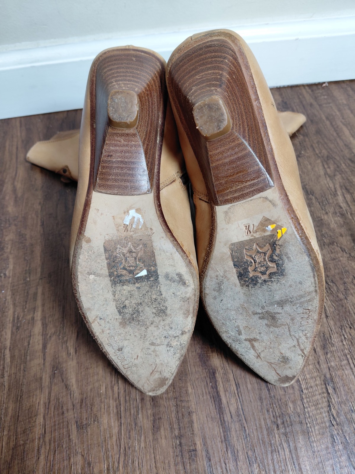 Michelle K tan leather boots. Vintage. Women Size 7.5