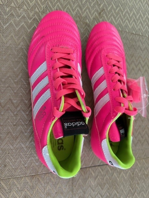 ADIDAS COPA MUNDIAL FIFA PINK Sz 7