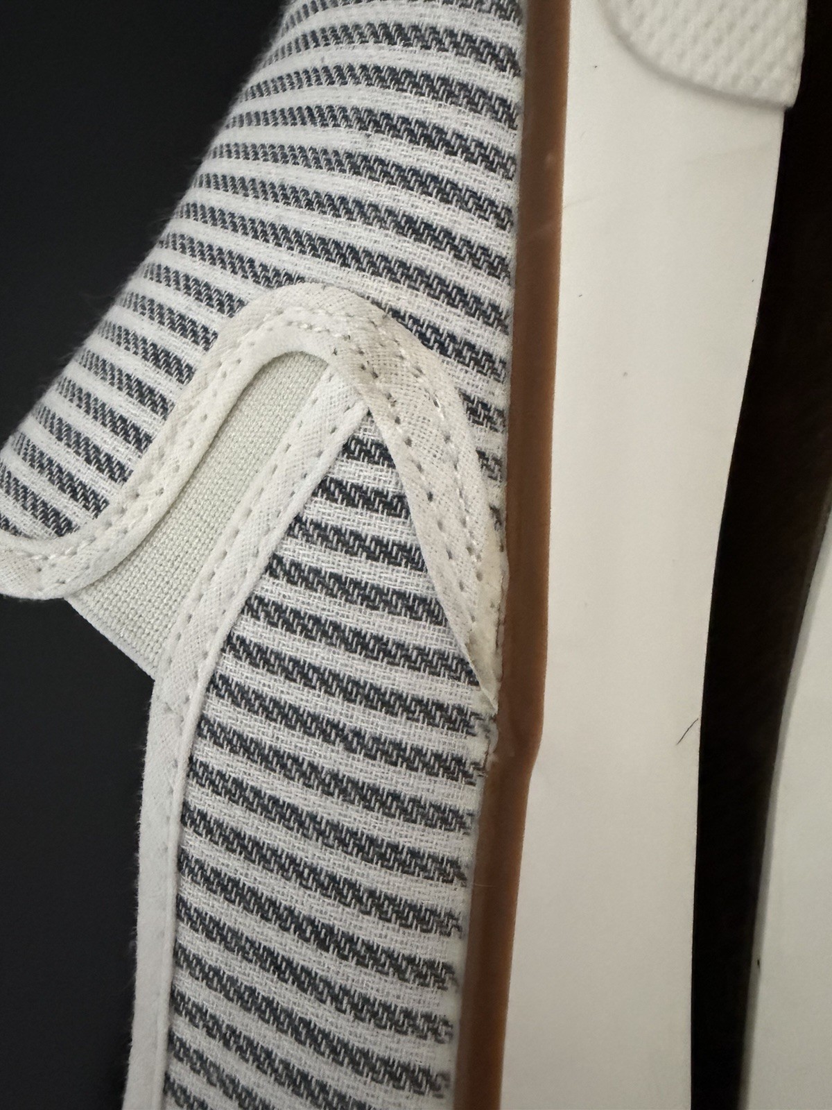 Tommy Bahama Women’s Striped Slip On Sneakers Casual Size 8.5 Brown White Blue