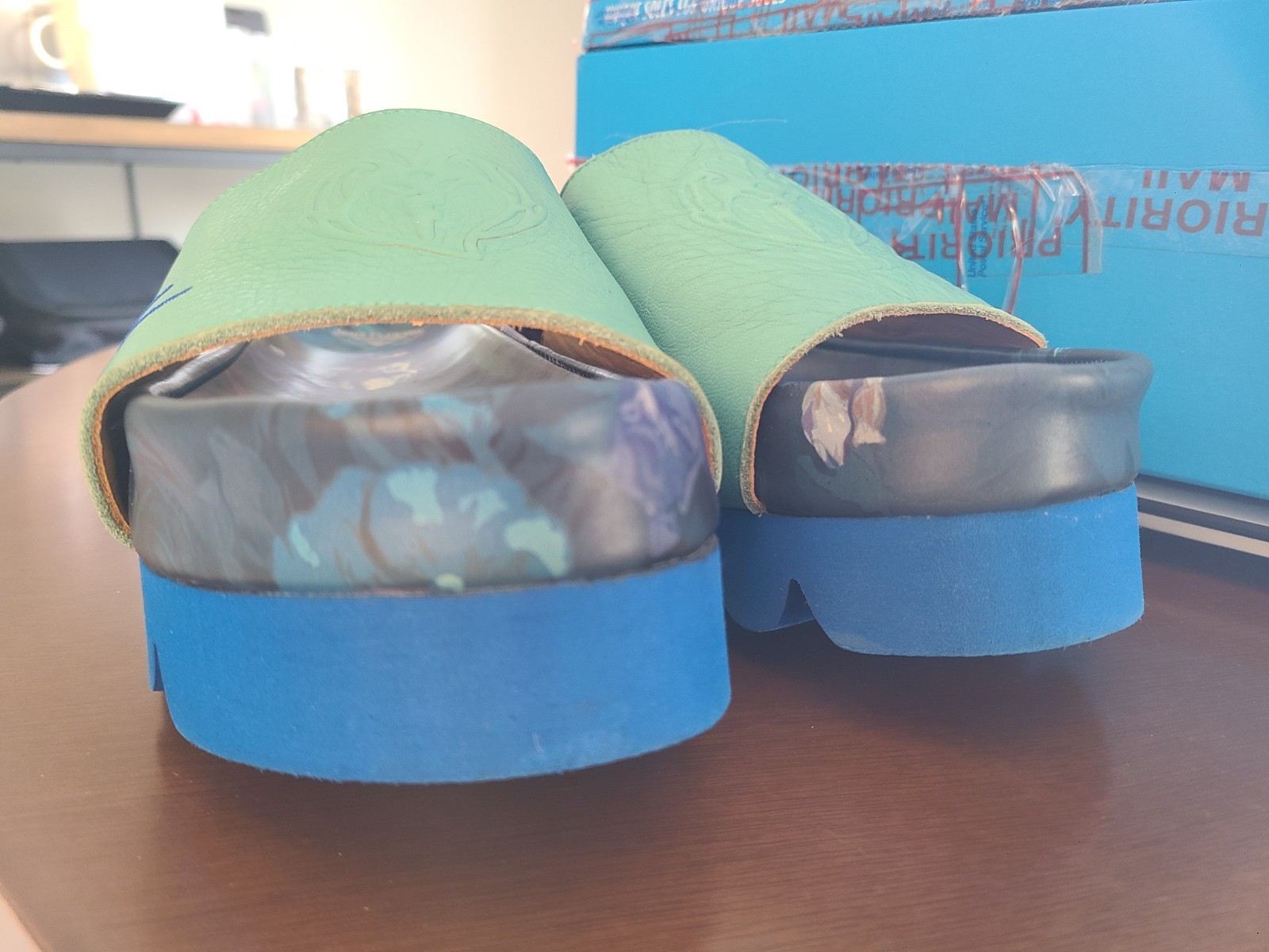 JOHN FLUEVOG signed platform teal and blue slide sandal shoes BUOY SIZE 10. EUC!