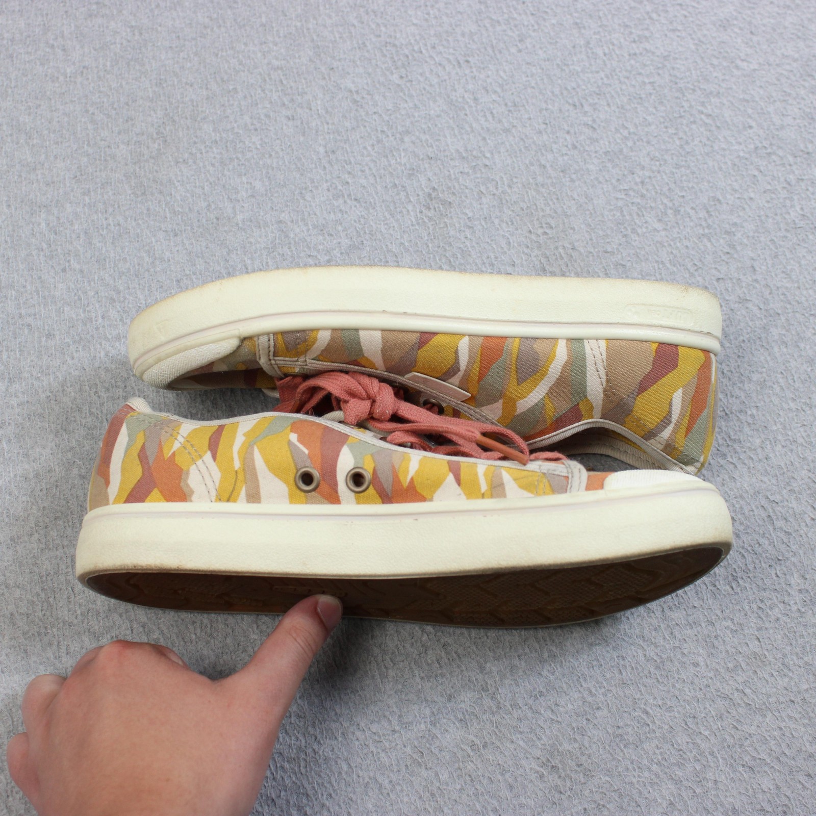 KEEN Shoes Women 8 Multicolor Camo Striped Canvas Lace Up Sneaker Comfort Walk