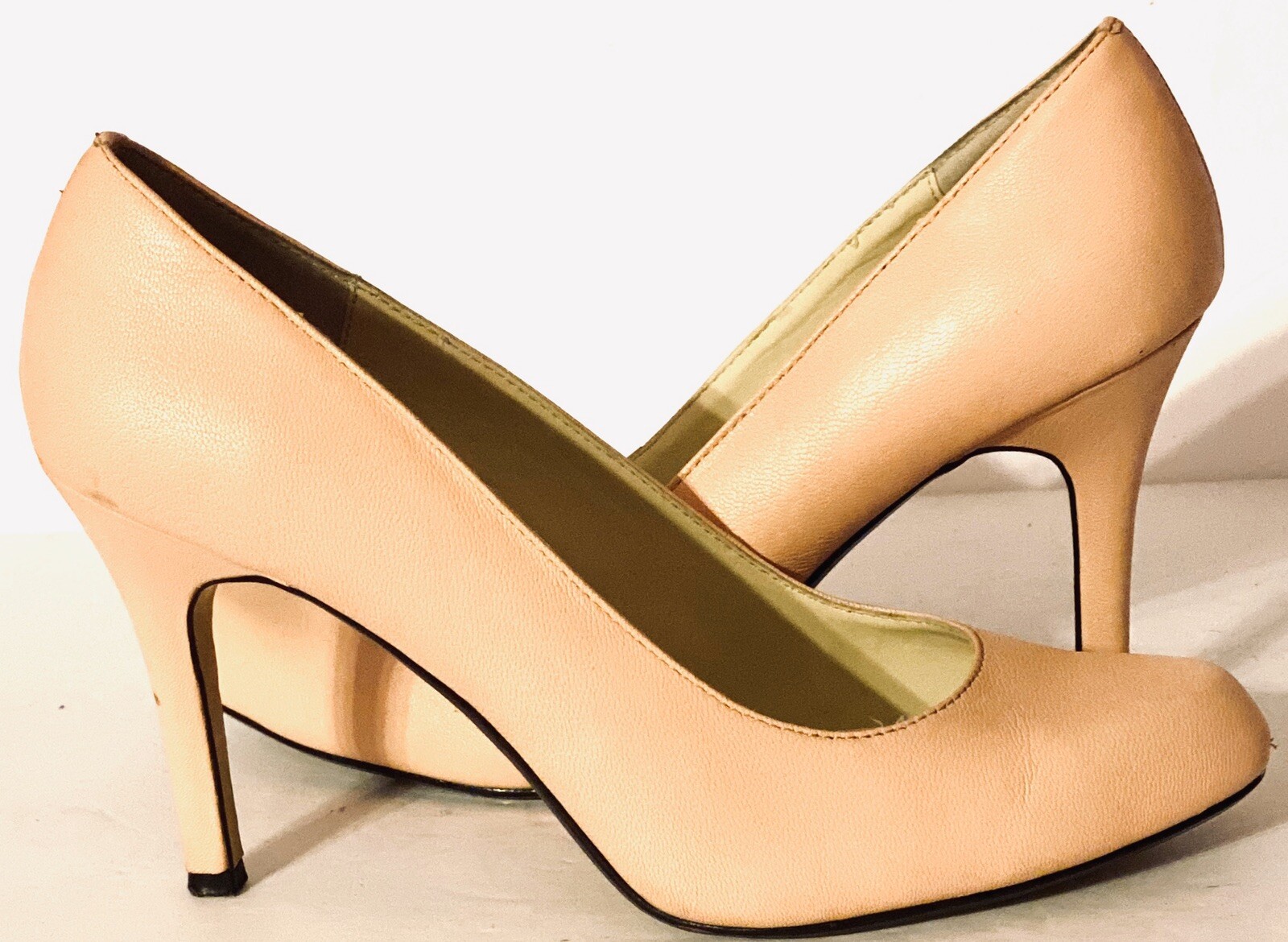 Max Studio Pink Leather Semi-Round Toe “Marais” Pumps Size 8M GUC!