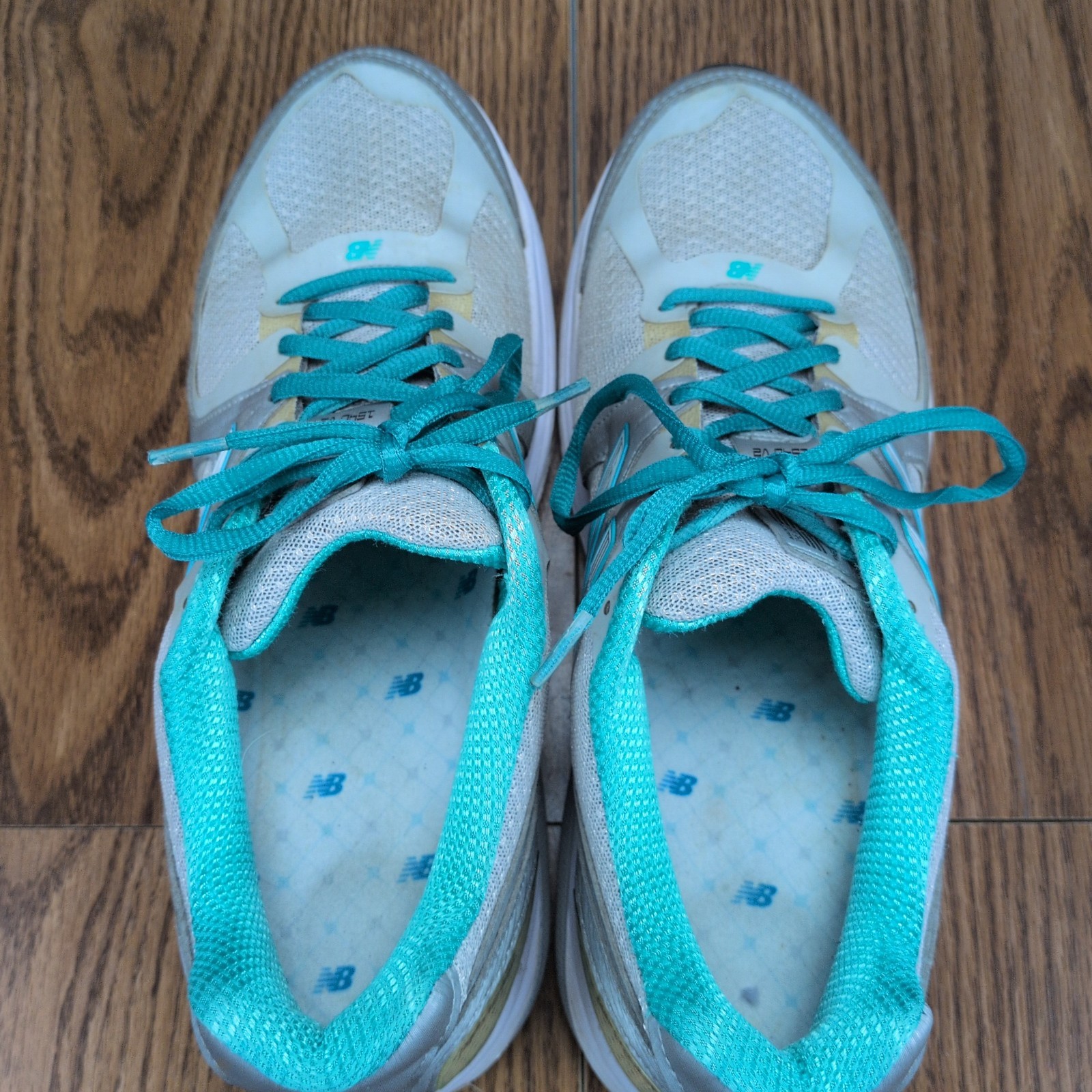 New Balance 1540 v2 Sneakers Womens Size 13 Gray Teal Trim W1540SG2 Used Running