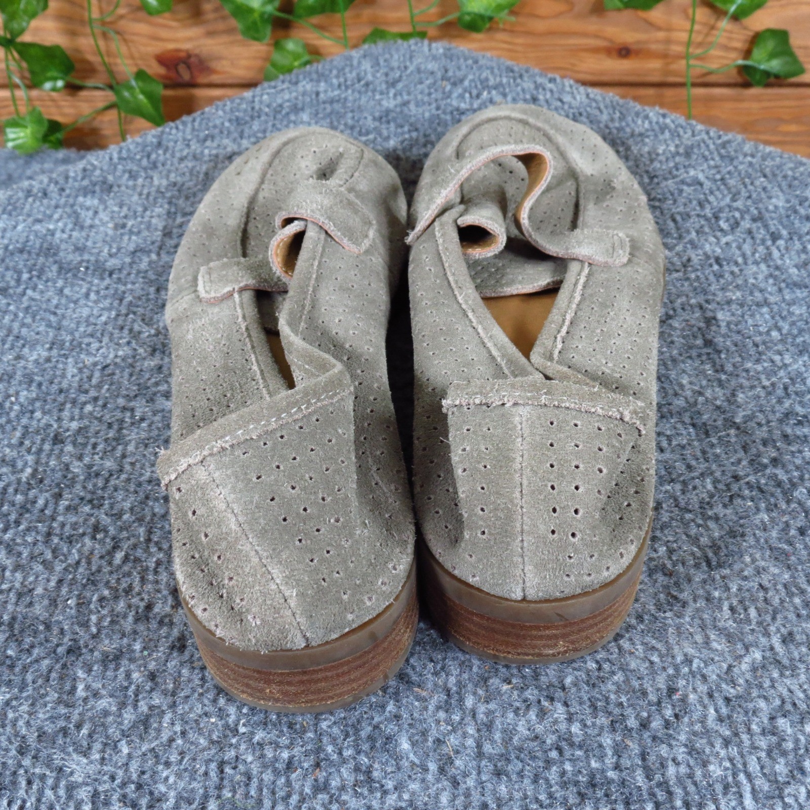 Lucky Brand Caviep Women Casual Loafer Size 8.5 Daily Wear Gray Suede Flats