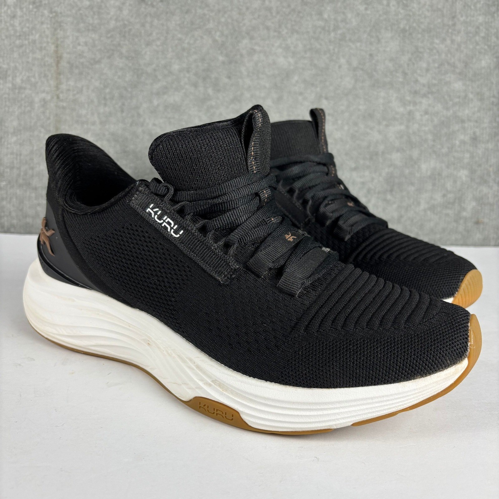 Kuru Atom 2 Athletic Walking Shoe Wide Width Size 9 Black Gum Sole