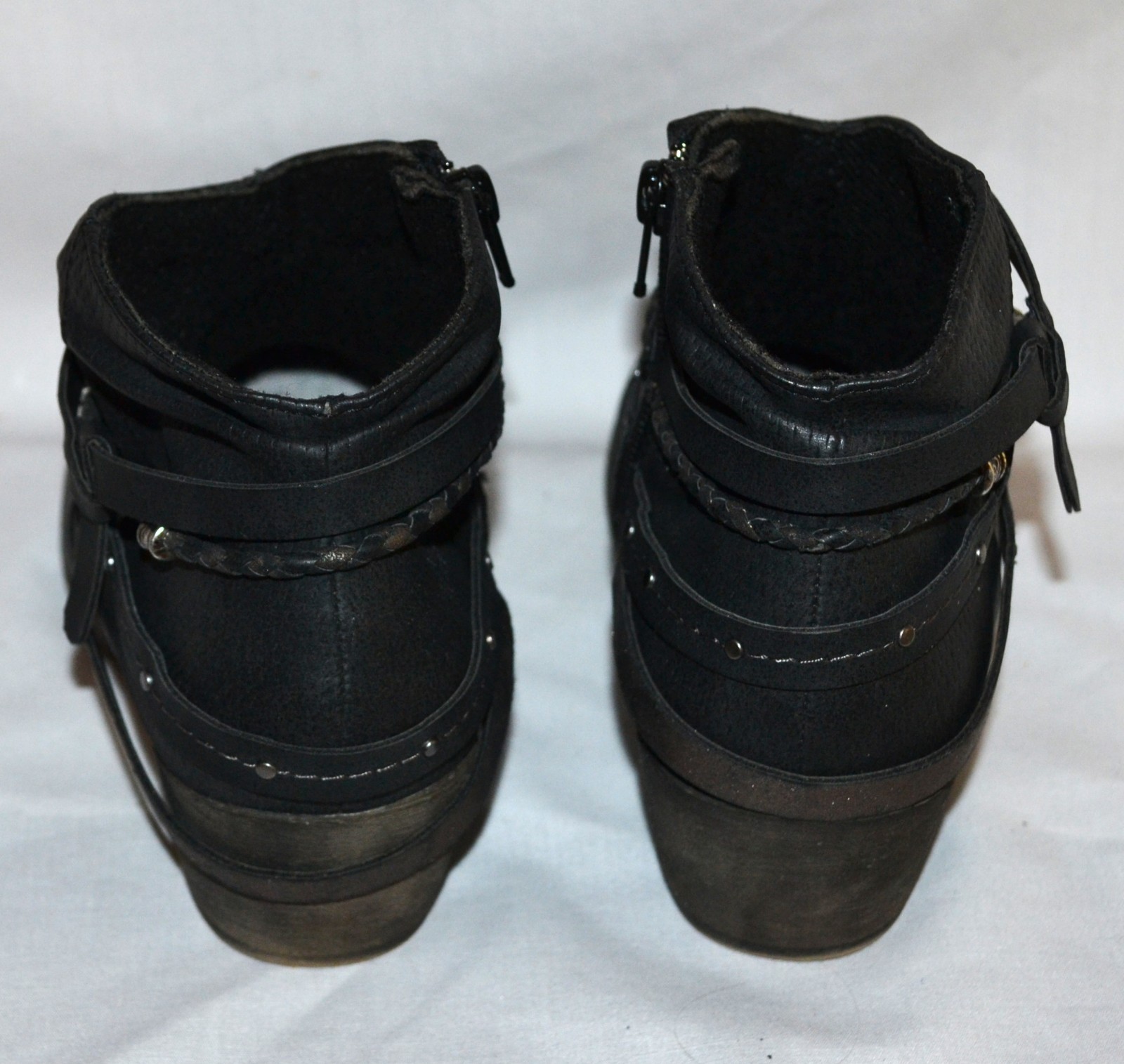 Women’s Faux Leather Ankle Boots ~ Black w/Strap Design ~ Zipper ~ VGC