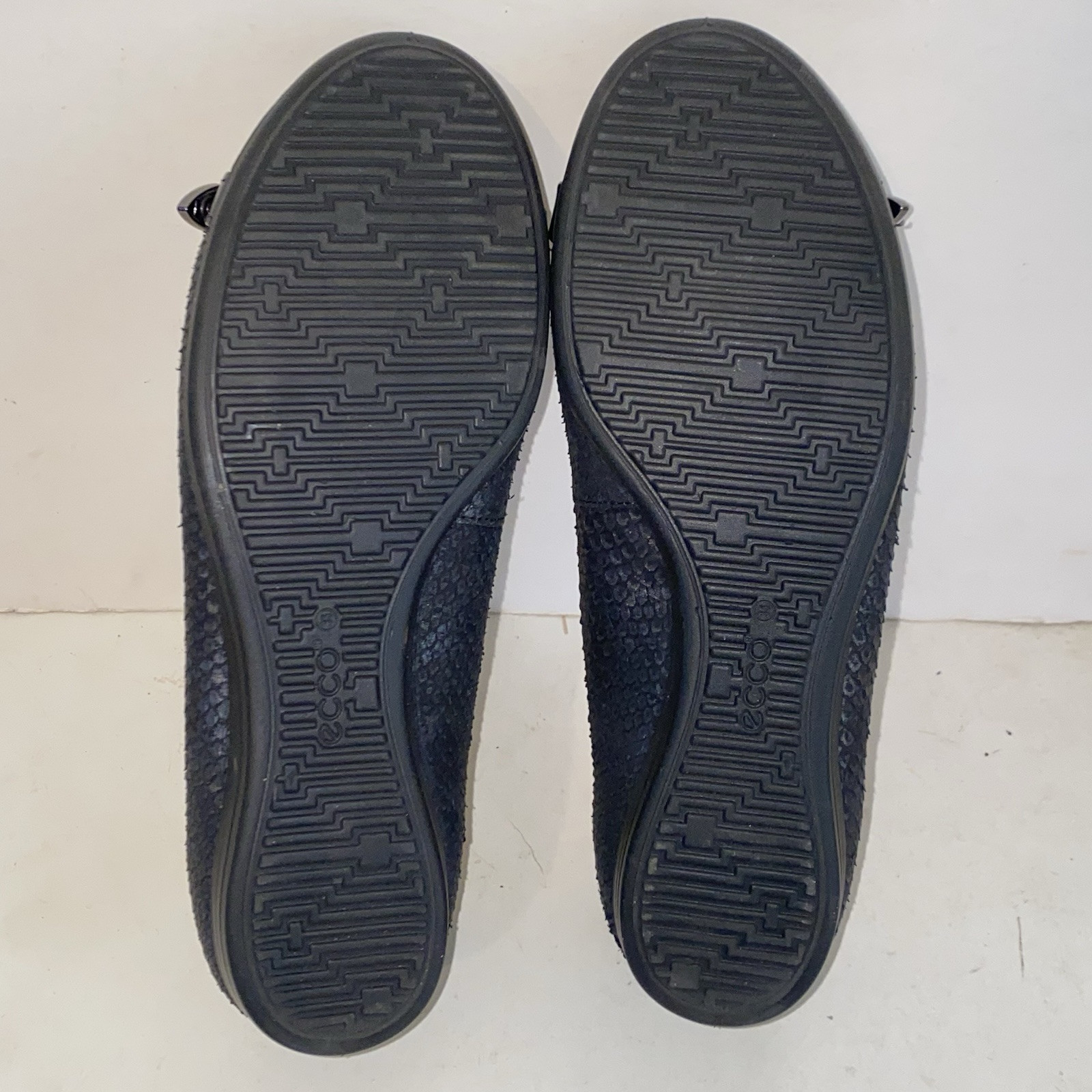 Ecco Touch 15 Black Reptile Cap Toe Ballet Flats Womens Size 35 (US 4 – 4.5 )