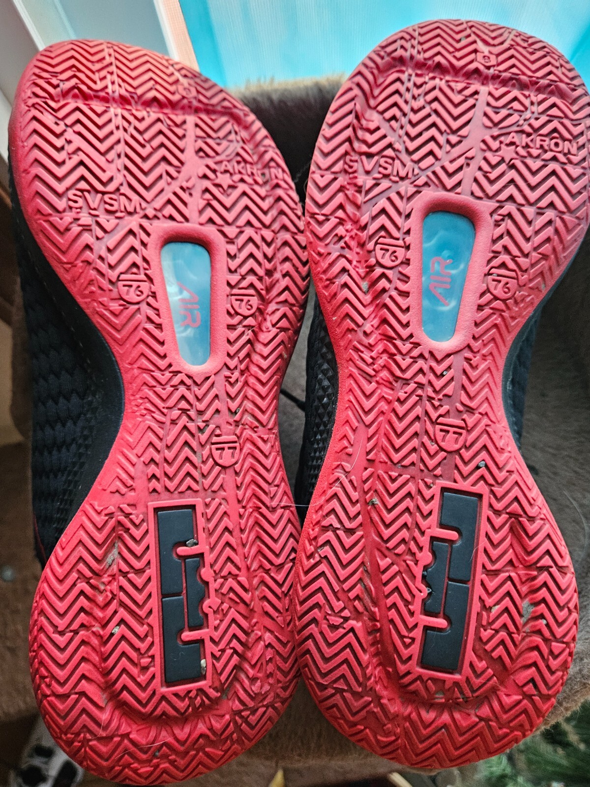 Nike Witness Akron 330 woman’s size 9 shoes