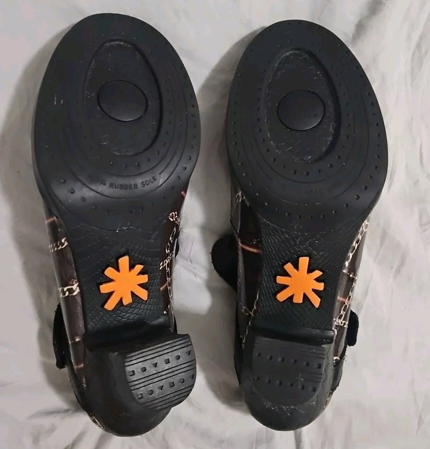 The Art Company Designer Mary Jane Printed Shoes Brown Chain Spain Size 36 US 6