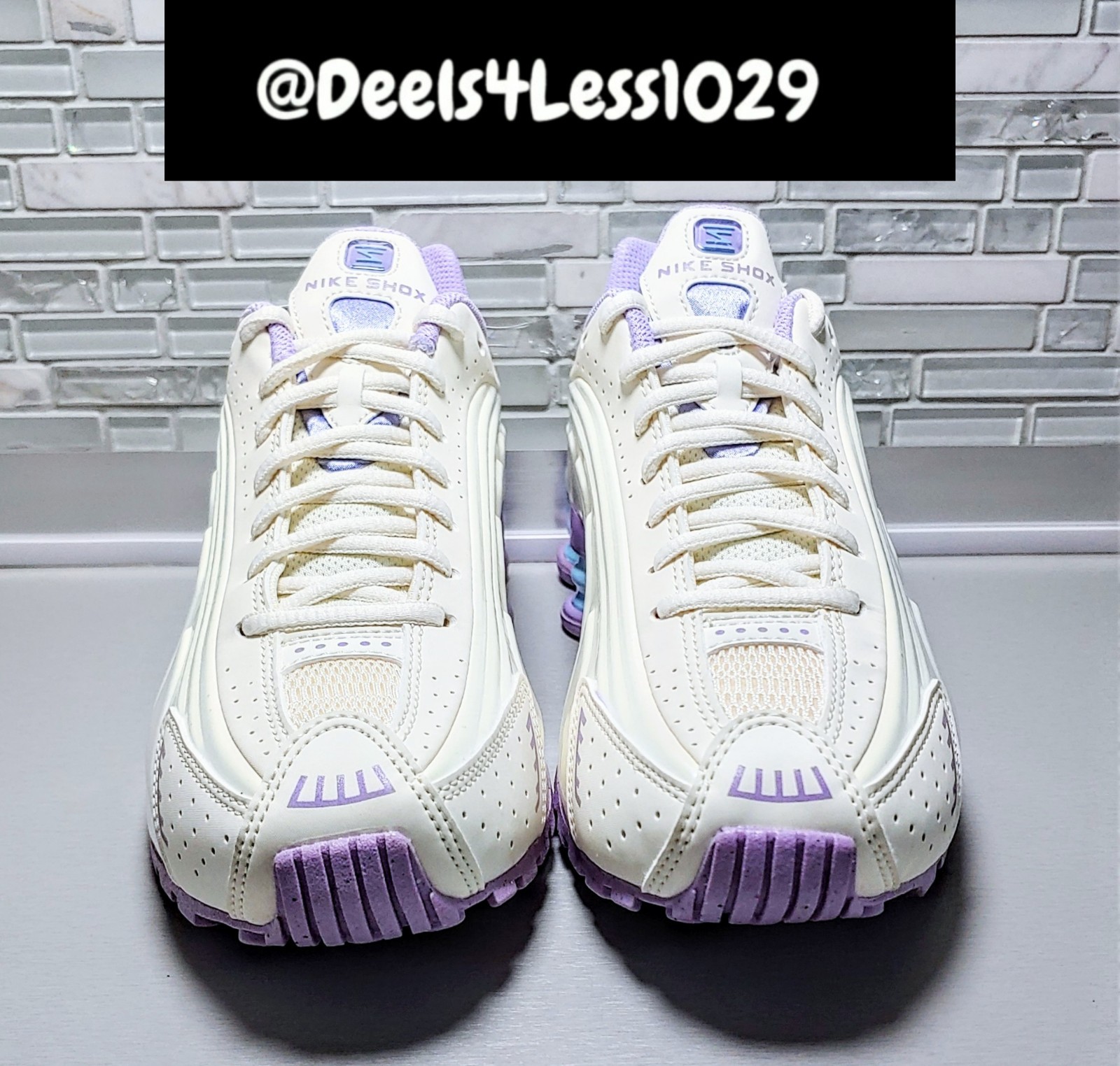 Nike Shox R4 Running Womens Size 6.5/Kids 5Y Soft Pearl Hydrangeas IH4050-001