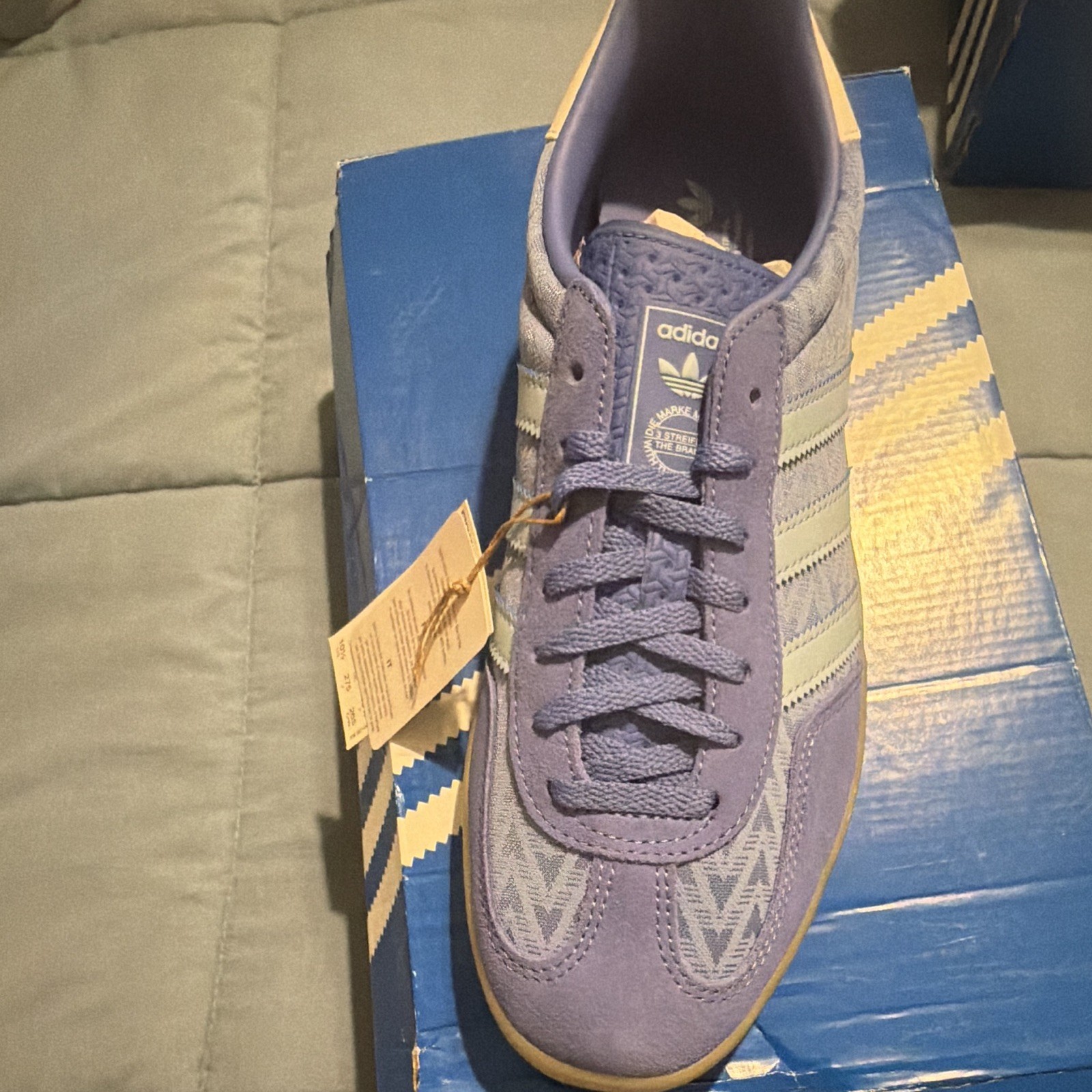 adidas Gazelle Indoor W women’s Suede Lace-Up Sneaker Low Top Lilac/Gum KI3581