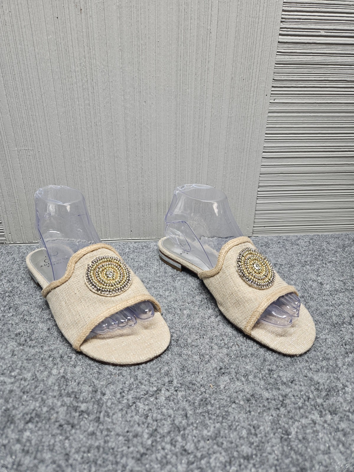 Adrianna Papell Women Slide Sandals 8.5M Cream Off White Gold Medallion Tone